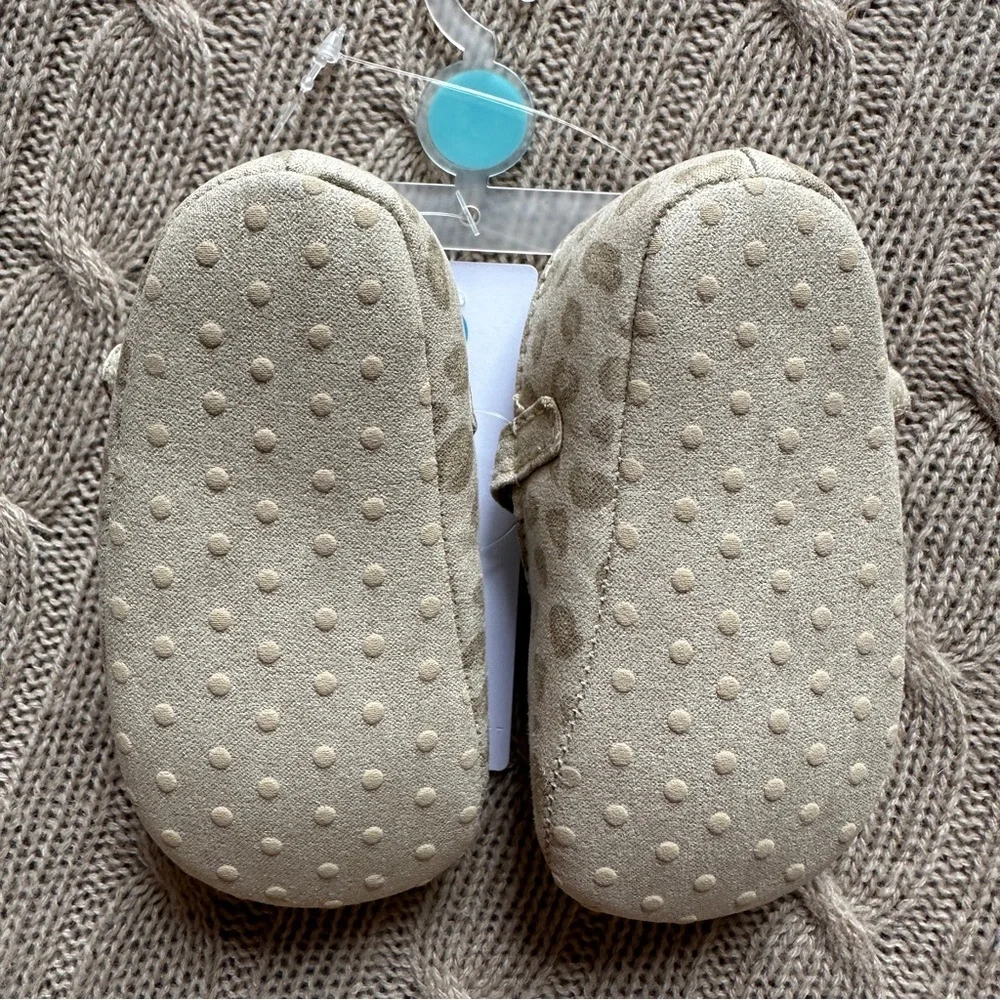 NWT Carter’s Baby Girl Shoes, Leopard Print, Size 2